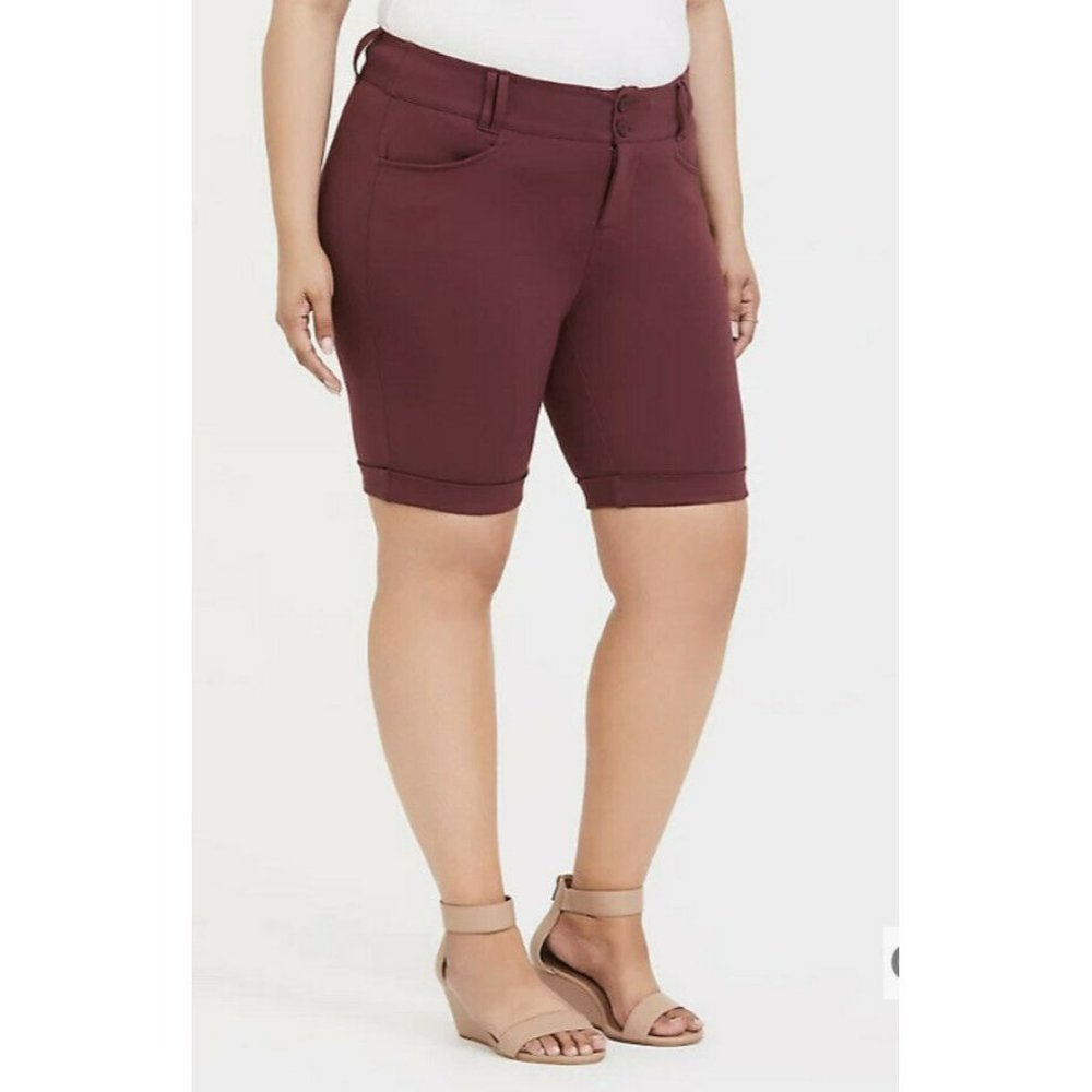 TORRID STUDIO SIGNATURE PONTE STRETCH CUFFED BERMUDA SHORT - BURGUNDY  SIZE 28